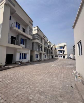 4bedrooms Terrace Duplex with Bq, Tarred Road, Guzape District, Abuja, Terraced Duplex for Rent