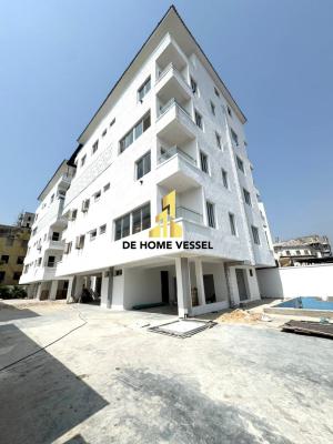 Off Admiralty Great Deal, Lekki Phase 1, Lekki, Lagos, Block of Flats for Sale