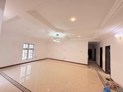 Very Spacious 3 Bedroom Apartment, Ayinde Akinmade Street, Lekki Phase 1, Lekki, Lagos, House for Rent