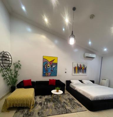 Luxury Studio Apartment with Complimentary Wine, Osapa, Lekki, Lagos, Flat / Apartment Short Let