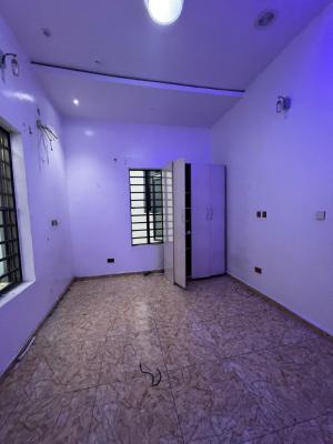 Spacious Room Shared Apartment, Royal Pine Estate, Orchid Road, Lekki, Lagos, Flat / Apartment for Rent