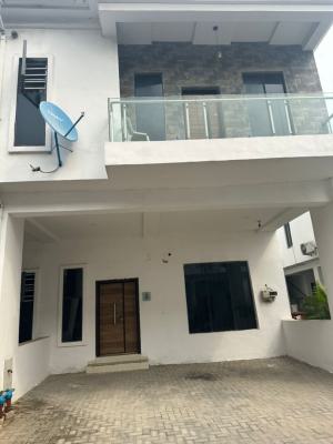 Single Room Downstairs with Swimming Pool, Orchid Road, Lekki, Lagos, Flat / Apartment for Rent