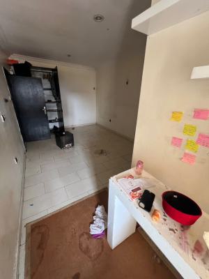 Spacious Room (upstairs) with Shared Standard Kitchen & Shared Palour, Chisco, Ikate, Lekki, Lagos, Self Contain (single Rooms) for Rent