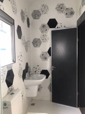 Small Unit of 3 Bedroom Flat, Lekki Phase 1, Lekki, Lagos, Flat / Apartment for Rent