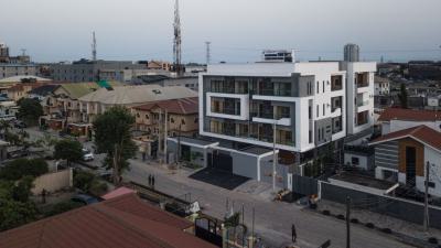 Luxury 2 Bedroom Apartment with Bq, Lekki Phase 1, Lekki, Lagos, Flat / Apartment for Sale