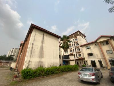 Renovatable / Demolishable Residential Block, Victoria Island (vi), Lagos, House for Sale