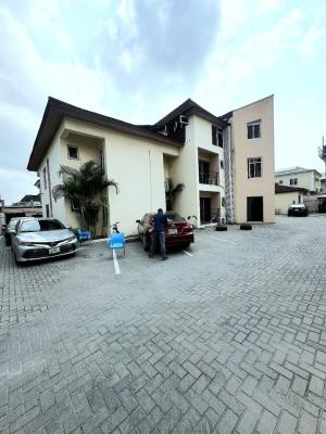 Well Maintained 1 Bedroom Apartment, Lekki Phase 1, Lekki, Lagos, Flat / Apartment for Rent