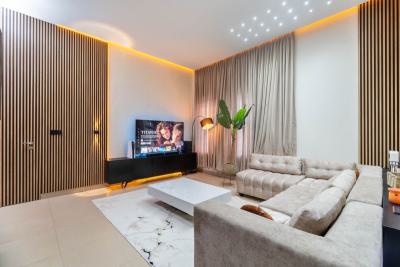 Snow White-a Brand New Luxury 1 Bedroom  with 2balconies, Swimming Po, Lekki Phase 1, Lekki, Lagos, Flat / Apartment Short Let