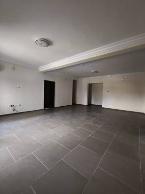 Luxury and Spacious 3 Bedroom with a Spacious Bq, Swimming Pool & Gym, Off Admiralty Wau, Lekki Phase 1, Lekki, Lagos, Flat / Apartment for Rent