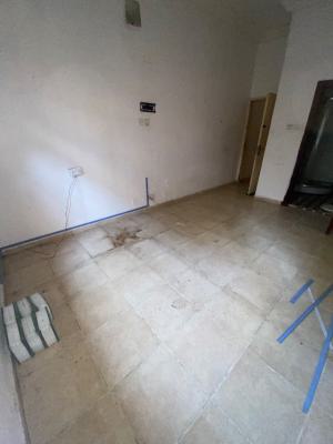 Luxurious, Standard, and Very Spacious Single Room Downstairs, Chevron Drive Bera Estate, Lekki Expressway, Lekki, Lagos, Flat / Apartment for Rent