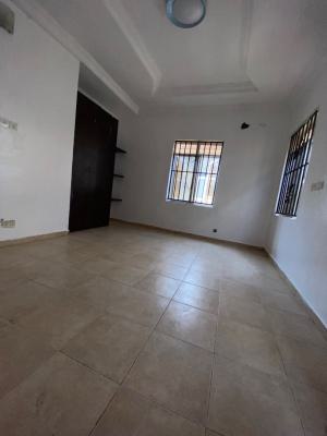 Luxurious, Standard, and Very Spacious  Single Room, Chevron Drive, Lekki Expressway, Lekki, Lagos, Flat / Apartment for Rent