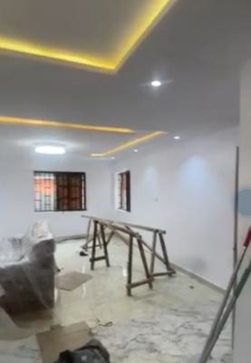 Renovated 4bedroom  All Room Ensuite, Pop,  Personal Prepaid Metre,  a, Adekunle/ Ebute Metta Yaba, Easy Access to Island, Ebute Metta West, Yaba, Lagos, Flat / Apartment for Rent