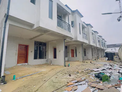 2 Bedrooms Terraced Duplex