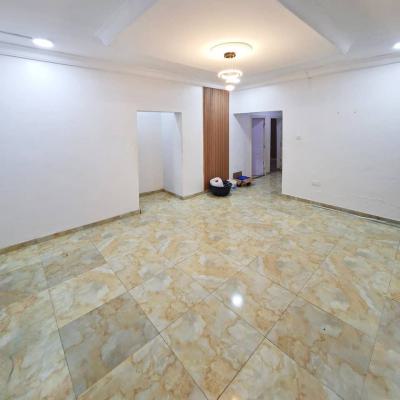 Spacious 3bedroom Apartment, Yaba, Lagos, Flat / Apartment for Rent