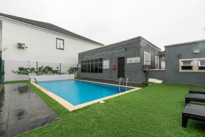 Nice Room Self-contain (open-plan Kitchen with 24hrs Power, Pool,gym, Estate in Royal Pine Estate Orchid Road, Lekki, Lagos, Self Contain (single Rooms) for Rent