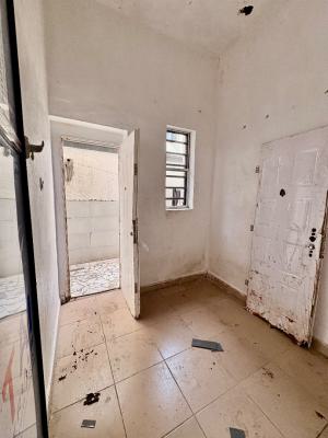 Large Bq in an Elite Code-access Estate with Pool & Gym, Before The Orchid Enyo, Orchid Road By Lekki 2nd Toll Gate, Lekki, Lagos, Flat / Apartment for Rent