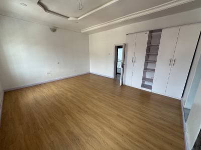 a Big Studio Apartment in Lekki Phase 1, Off Admiralty Way, Lekki Phase 1, Lekki, Lagos, Self Contain (single Rooms) for Rent