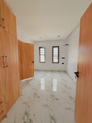 Executive 3 Bedroom Flat Apartment in a Good Location, Yaba, Lagos, Flat / Apartment for Sale