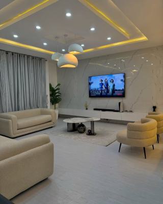 Short-spot Delux 4 Bedroom Duplex Apartment, Gbangbala Street, Ikate, Lekki, Lagos, Flat / Apartment Short Let