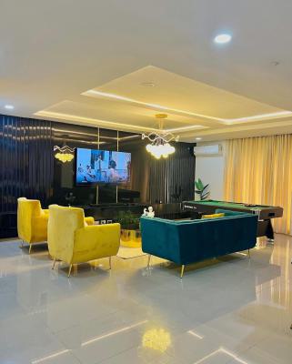 Short-spot Sweet Prom 4 Bedroom Duplex Apartment, Gbangbala Street, Ikate, Lekki, Lagos, Flat / Apartment Short Let