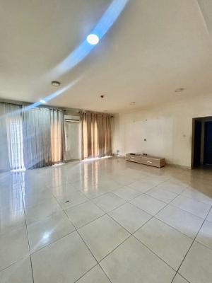 Well Maintained Spacious in Prime Estate, Pinnok Beach Estate, Lekki Phase 1, Lekki, Lagos, Flat / Apartment for Rent