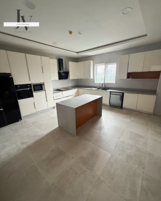 Old Ikoyi -- Luxury 3-bedroom Apartment with Bq and Spacious Bedrooms, Old Ikoyi, Ikoyi, Lagos, Flat / Apartment for Rent