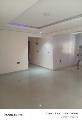 Luxury 3 Bedroom Flat, Omole Phase 2, Ikeja, Lagos, Flat / Apartment for Rent