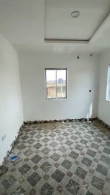 Decent 2bedroom, Surulere, Lagos, Flat / Apartment for Rent