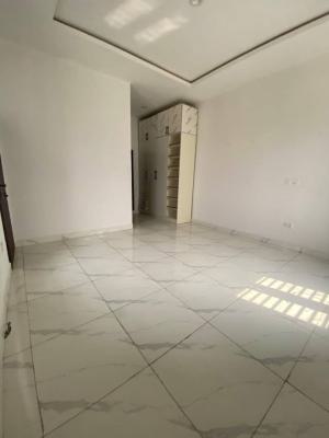 Serviced Spacious 3-bedroom Apartment with Fitted Kitchen, Oral Estate, Lekki, Lagos, Flat / Apartment for Rent