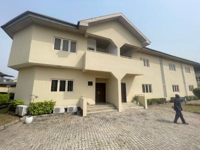 Exclusive  3-bedroom Apartment, Lekki Phase 1, Lekki, Lagos, Flat / Apartment for Rent