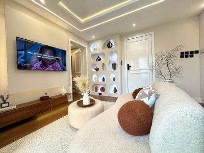 Cozy 1 Bedroom Apartment W/pool, Balcony & Other Mod Cons, Off Admiralty Way, Lekki Phase 1, Lekki, Lagos, Mini Flat (room and Parlour) Short Let