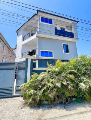 Well Maintained 3 Bedroom Apartment, Ologolo, Lekki, Lagos, Flat / Apartment for Rent