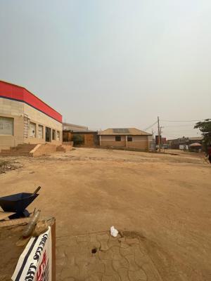 Very Spacious 𝖢𝗈𝗆𝗆𝖾𝗋𝖼𝗂𝖺𝗅 𝖲𝗉𝖺𝖼𝖾, Federal Housing Estate, Lugbe District, Abuja, Restaurant / Bar for Rent