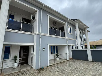 Furnished 3 Bedroom Apartment 24HRS Light & Starlink Wifi — Gwarinpa, Abuja
