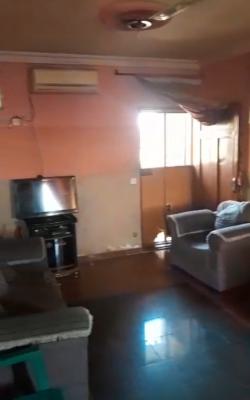 1 Bedroom Flat, 3rd Floor. Selling with Funitures, Zone 6, Wuse, Abuja, Block of Flats for Sale