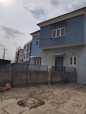 3 Bedroom Flat Upstairs  in a Secured Estate, Gateway Zone Estate, Gra Phase 1, Magodo, Lagos, Flat / Apartment for Rent