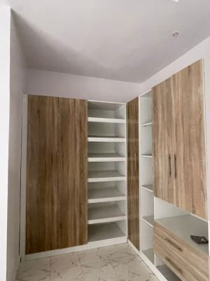 Distress Luxury 3 Bedroom Terrace Duplex Suit for Investment, Ikota, Lekki, Lagos, Terraced Duplex for Sale