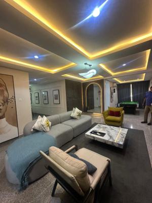 Well Maintained 3 Bedrooms Apartmemt, Lekki Phase 1, Lekki, Lagos, Flat / Apartment for Rent