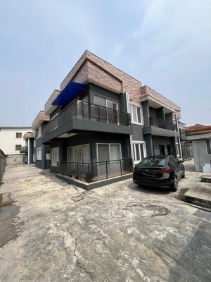 Classic 3-bedroom Apartment with  1room Bq., Lekki Phase 1, Lekki, Lagos, Flat / Apartment for Rent