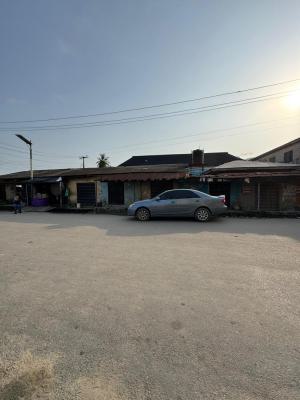 Distress Corner Piece Bungalow with C of O in a Strategic Location, Surulere, Surulere, Lagos, Detached Bungalow for Sale