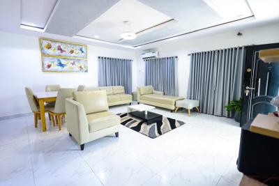 a 2 Bedroom Flat, Magodo Phase 2 Gra, Shangisha, Magodo, Lagos, Flat / Apartment Short Let