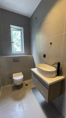 Luxury 2 Bedroom Maisonette with Pool & Gym, Off Admiralty Way, Lekki, Lagos, Flat / Apartment for Rent