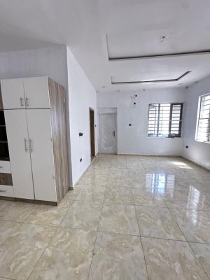 Exquisite Spacious Master Bedroom, Orchid, Lekki Phase 2, Lekki, Lagos, Flat / Apartment for Rent