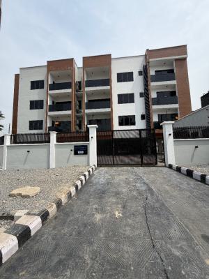 Spacious 3bedroom Flat with Bq, Lekki Phase 1, Lekki, Lagos, Block of Flats for Sale