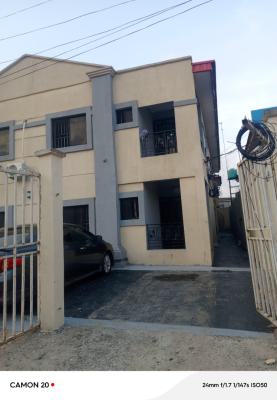 Executive Wonderful 3 Bedroom Flat, Off Ogun Lana Drive, Surulere, Lagos, Flat / Apartment for Rent