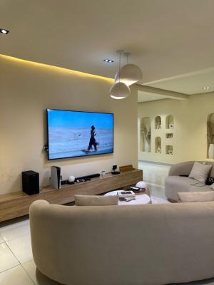 Beautiful 2 Bedroom Apartment, Freedom Way, Lekki Phase 1, Lekki, Lagos, Flat / Apartment Short Let