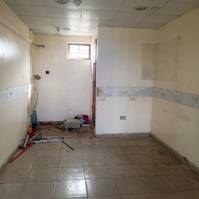 Sharp Shop with Private Toilet Facing Ado Road, Ado Road Ajah-lekki, Ajah, Lagos, Shop for Rent