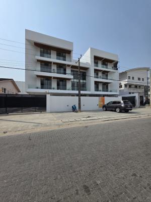 Massive 2 Bedroom Apartment with Elevator, Lekki Phase 1, Lekki, Lagos, Flat / Apartment for Sale