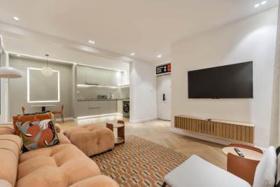 Luxurious 1 Bedroom Apartment, Admiralty Way, Lekki Phase 1, Lekki, Lagos, Flat / Apartment Short Let