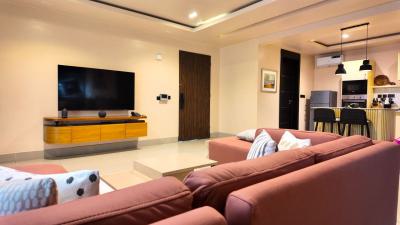 Clean and Cozy 2-bedroom Flat, Off Admiralty Way, Lekki Phase 1, Lekki, Lagos, Flat / Apartment Short Let